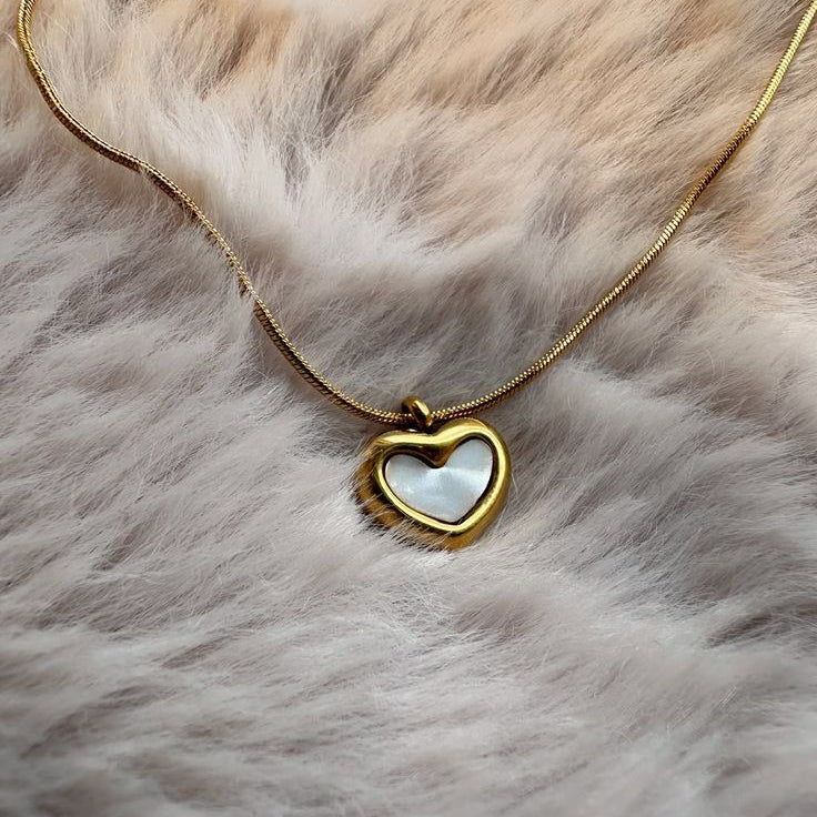 White Heart Gold Pendant Necklace